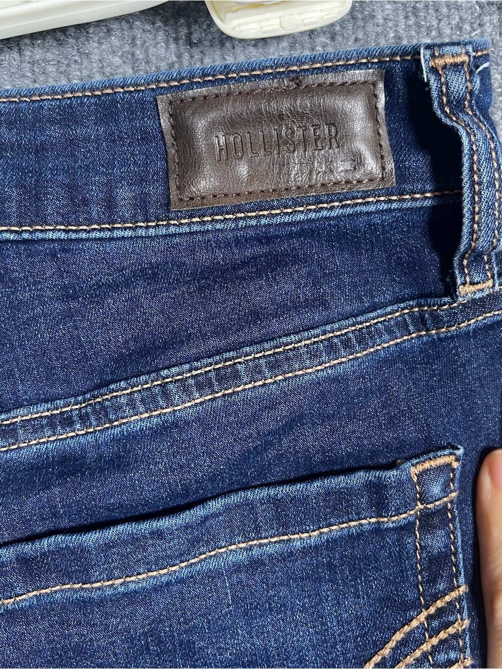 Hollister Womens 8R W29 High Rise Flare Dark Wash Distressed Jeans Stretch Y2K - Picture 6 of 9